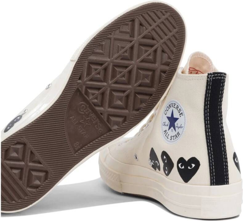 Comme des Garçons Play Witte Sneakers Lichtgewicht Slip-On Stijl