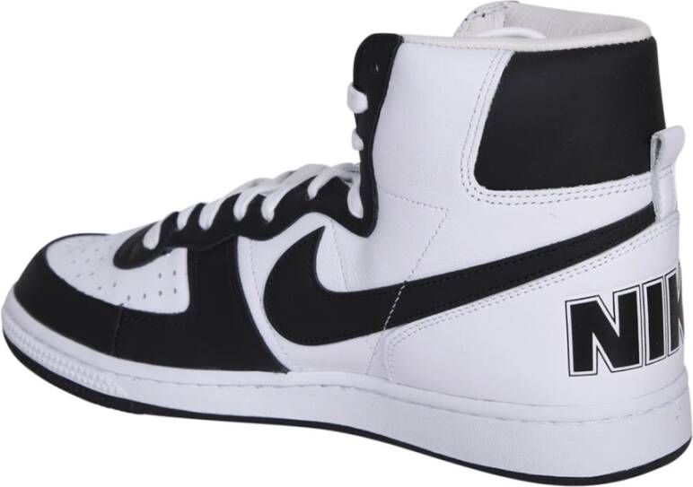 Comme des Garçons Zwarte Sneakers Ronde Neus Vetersluiting
