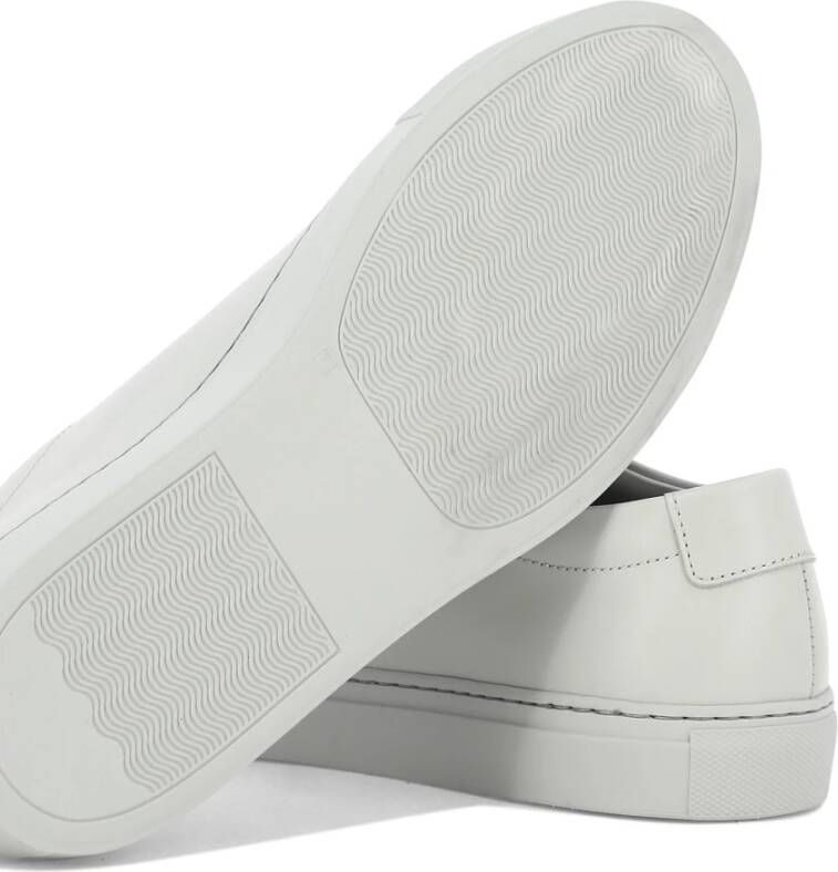 Common Projects Grijze Sneakers voor Stijlvolle Mannen
