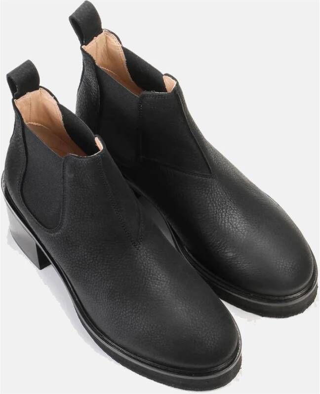 Copenhagen Studios Zwarte Nubuck Leren Enkellaarsjes