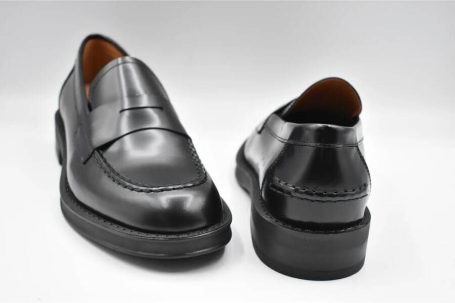 Copenhagen Studios Zwarte Veterschoenen Dames