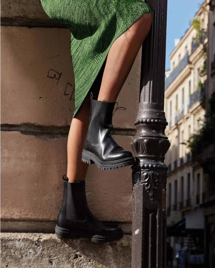 Cosmoparis Chunky Chelsea Boot Trendy Winter Essential
