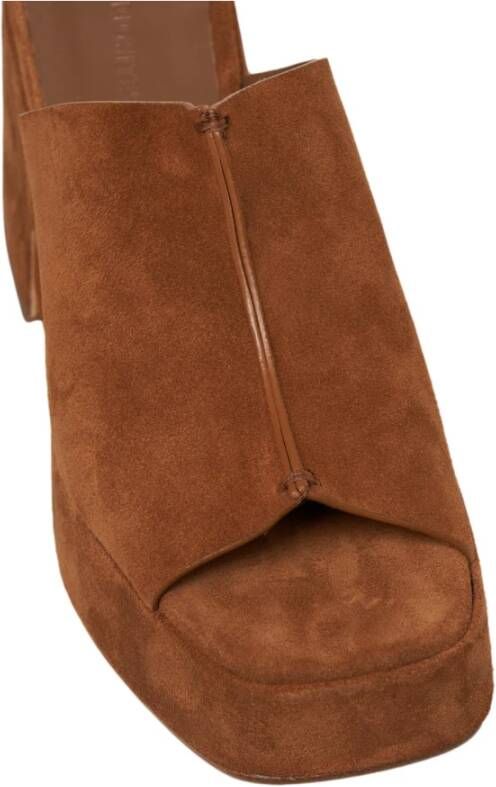 Curiosite Bruine Suède Pumps Elegant Stijlvol Ontwerp Brown Dames