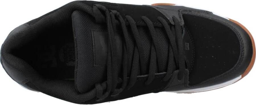 DC Shoes Veelzijdige Sneakers voor Moderne Man