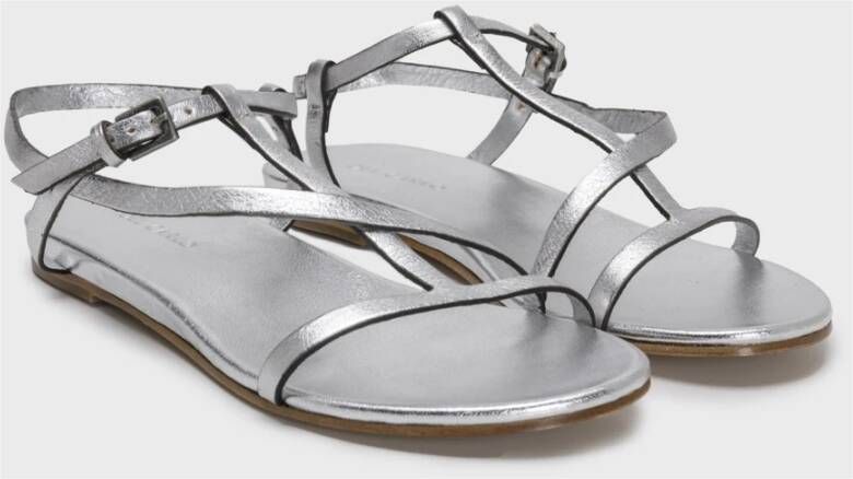 DEL Carlo Metallic Silver Flat Sandal Gray Dames
