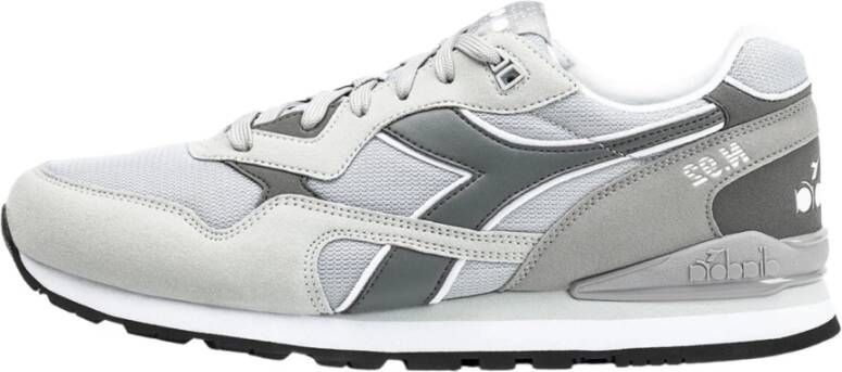 Diadora Grijze Sneakers Model N.92 Stijl