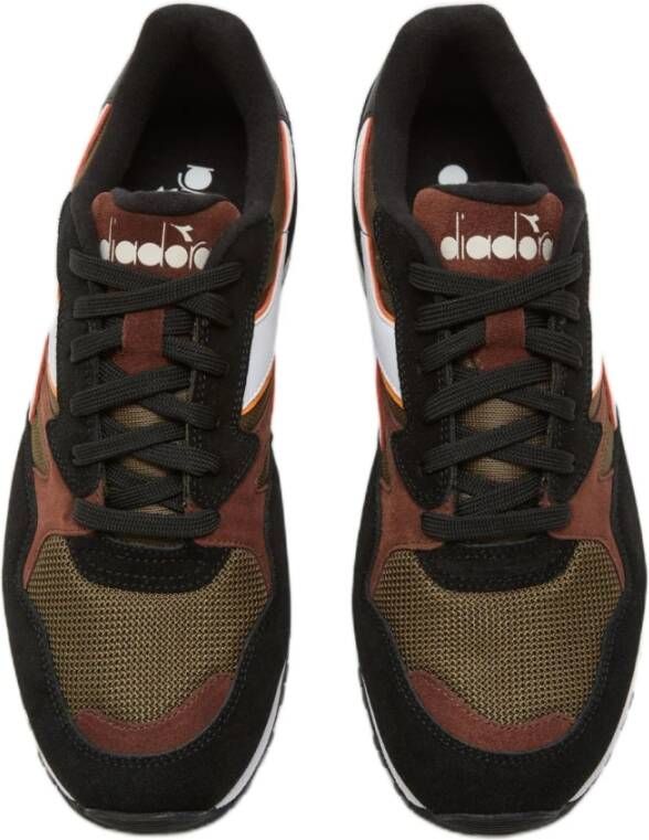 Diadora Zwarte leren sneakers N902-stijl