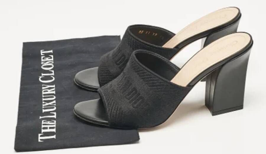 Dior Vintage Pre-owned Canvas sandals Black Dames