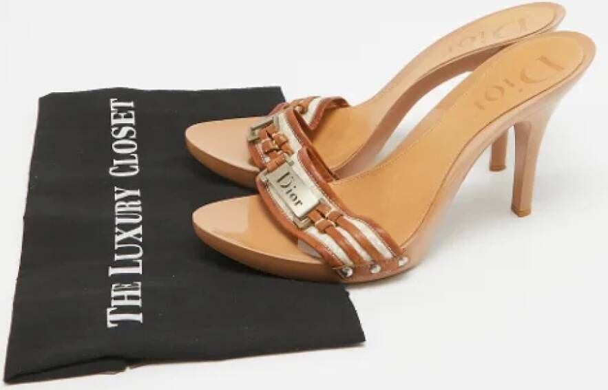 Dior Vintage Pre-owned Canvas sandals Brown Dames