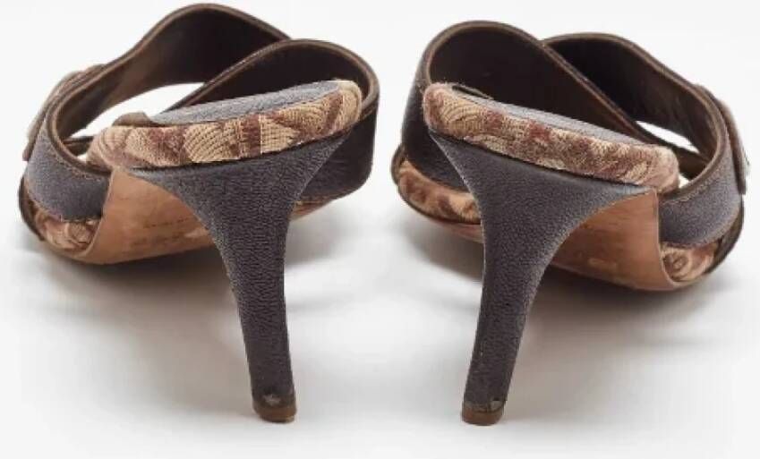 Dior Vintage Pre-owned Canvas sandals Brown Dames