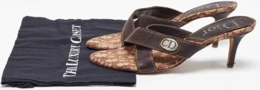 Dior Vintage Pre-owned Canvas sandals Brown Dames
