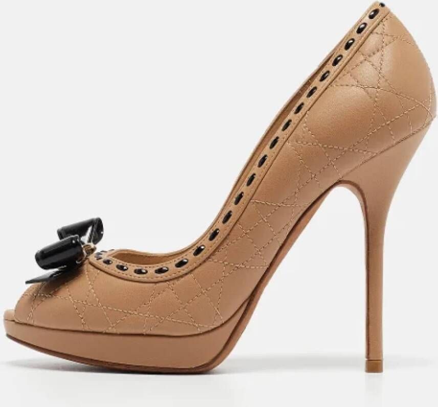 Dior Vintage Pre-owned Leather heels Beige Dames