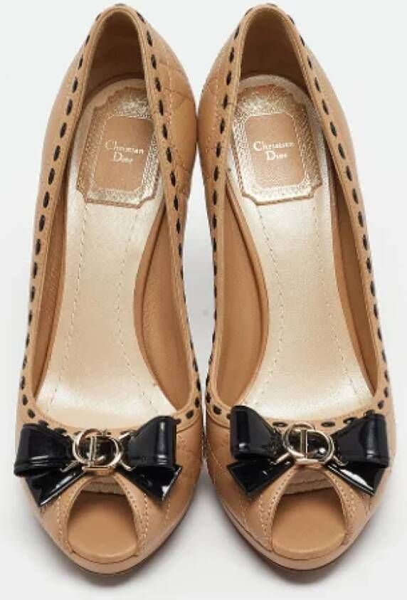 Dior Vintage Pre-owned Leather heels Beige Dames