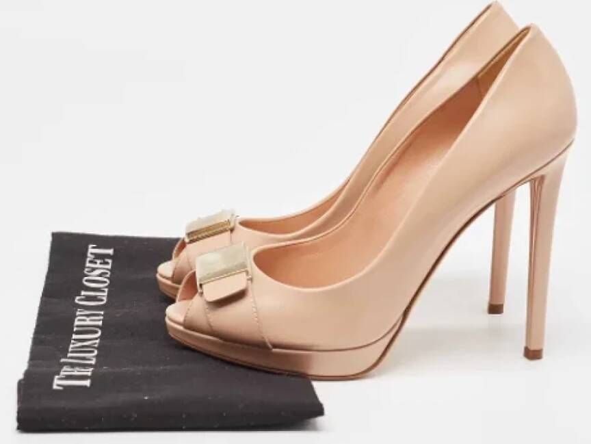 Dior Vintage Pre-owned Leather heels Beige Dames