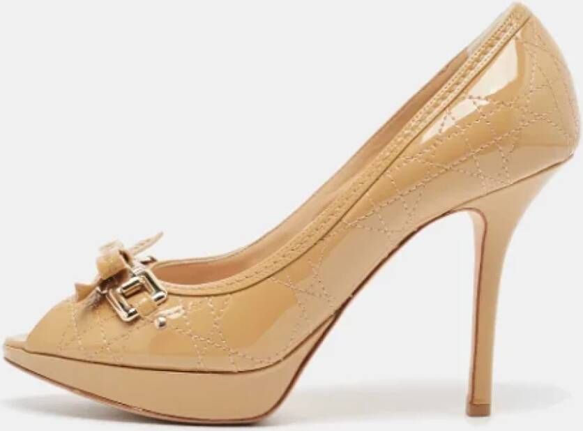 Dior Vintage Pre-owned Leather heels Beige Dames