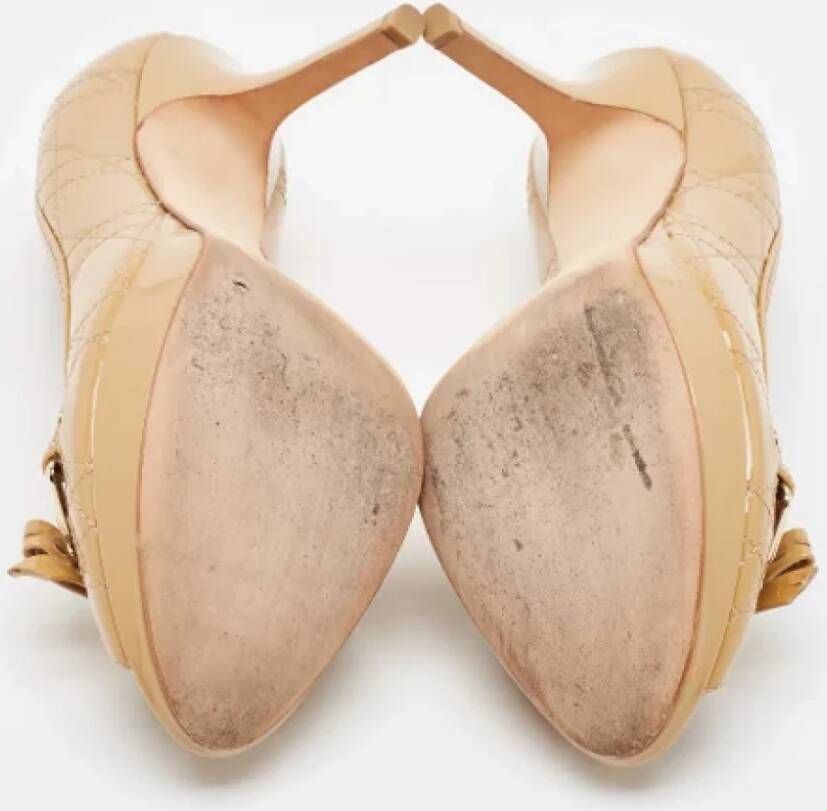 Dior Vintage Pre-owned Leather heels Beige Dames