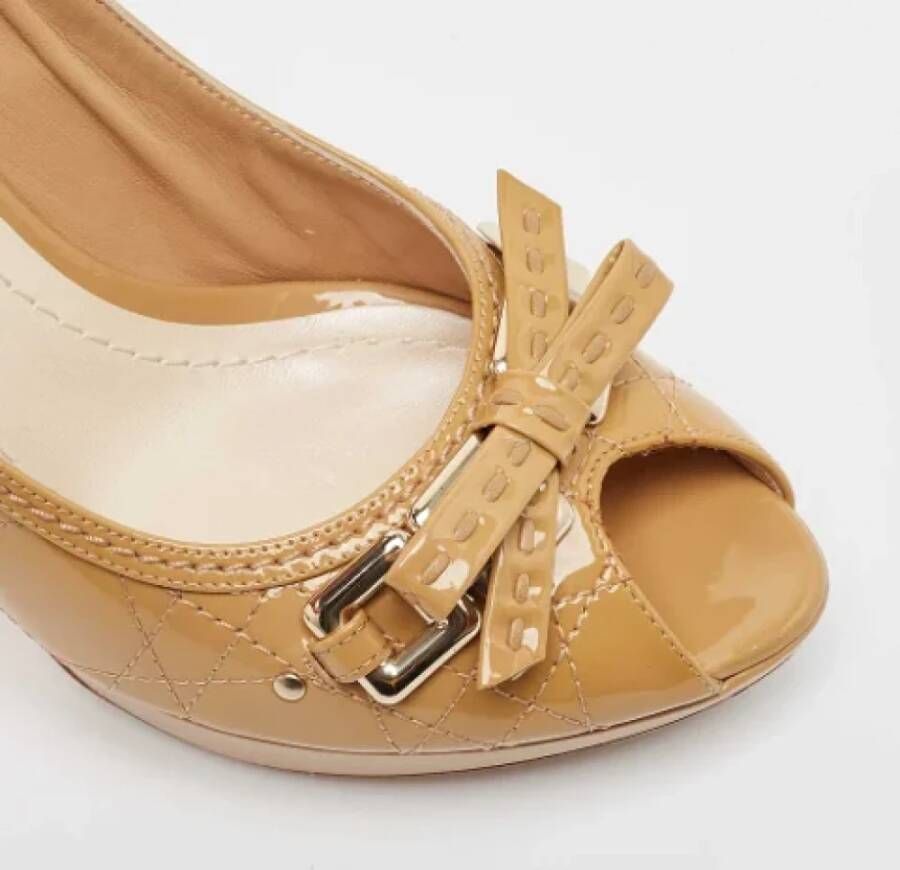 Dior Vintage Pre-owned Leather heels Beige Dames