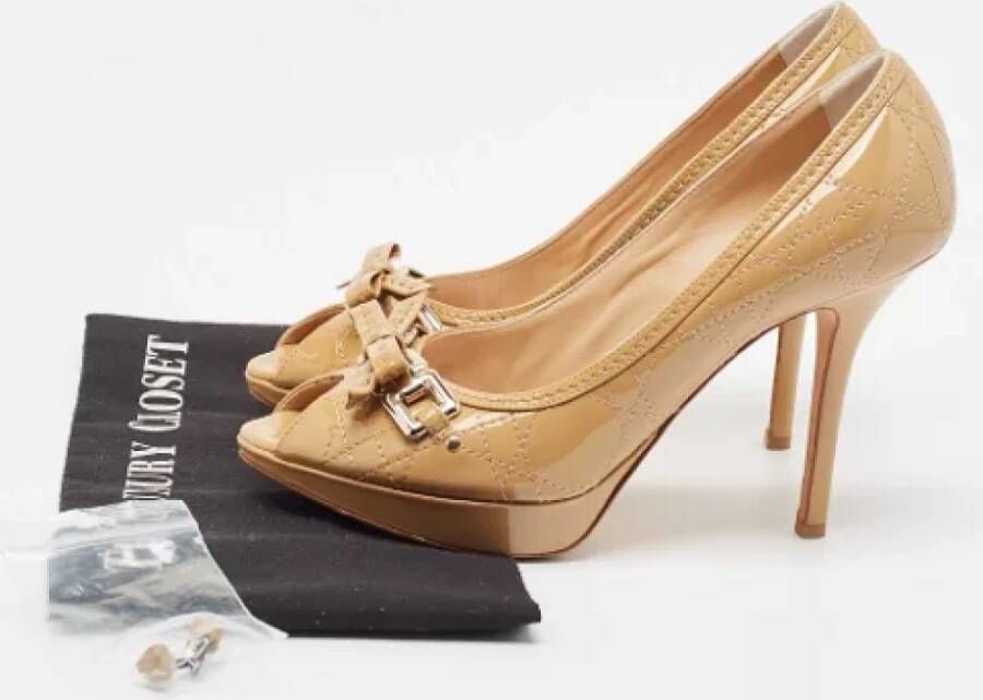 Dior Vintage Pre-owned Leather heels Beige Dames