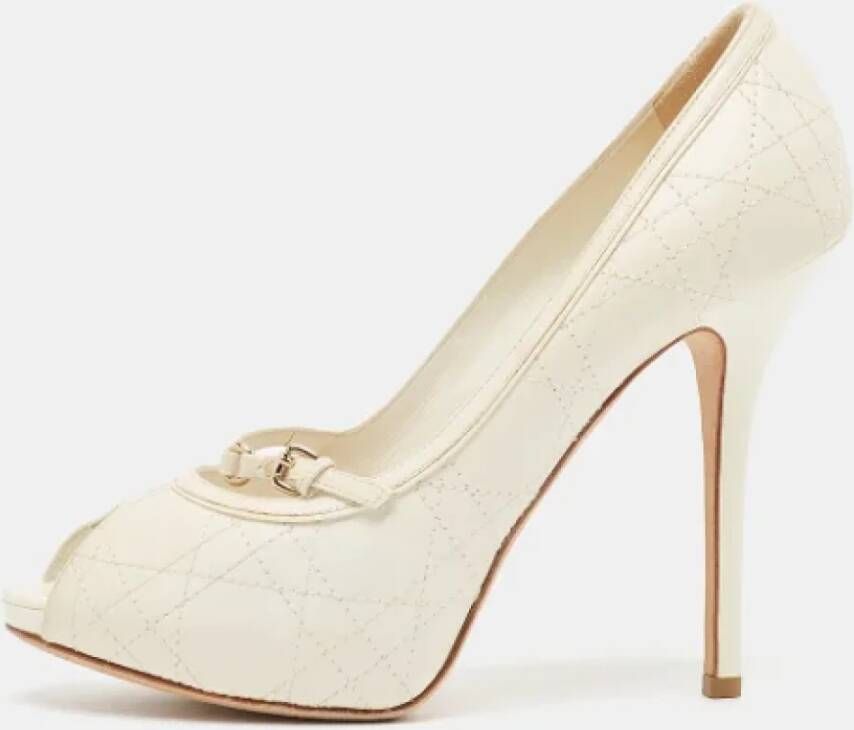 Dior Vintage Pre-owned Leather heels Beige Dames