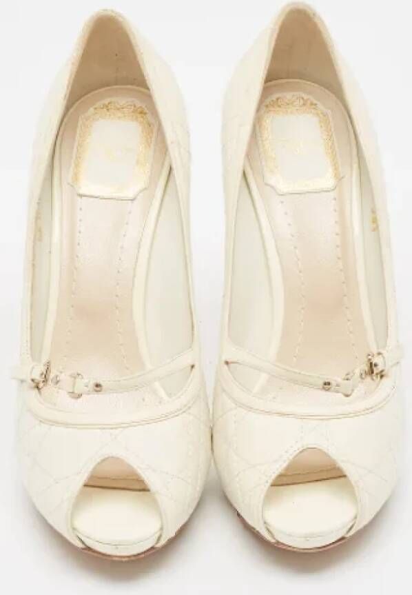 Dior Vintage Pre-owned Leather heels Beige Dames