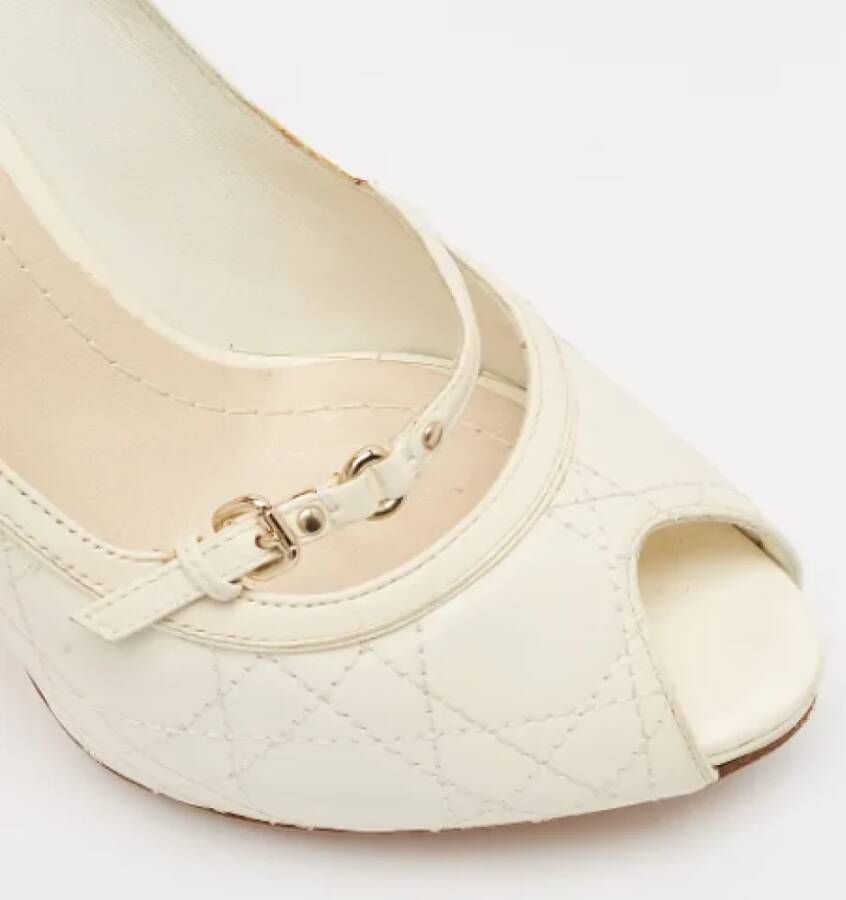 Dior Vintage Pre-owned Leather heels Beige Dames