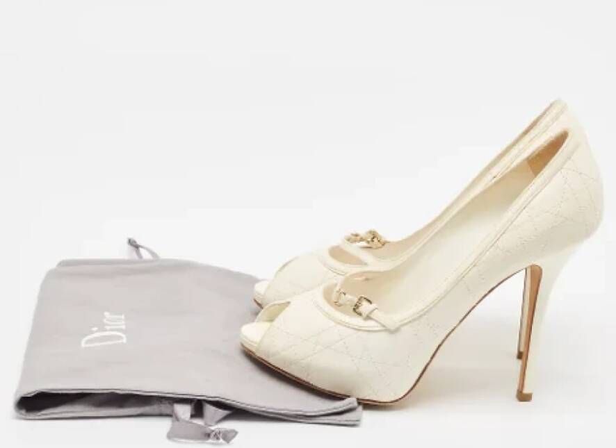 Dior Vintage Pre-owned Leather heels Beige Dames