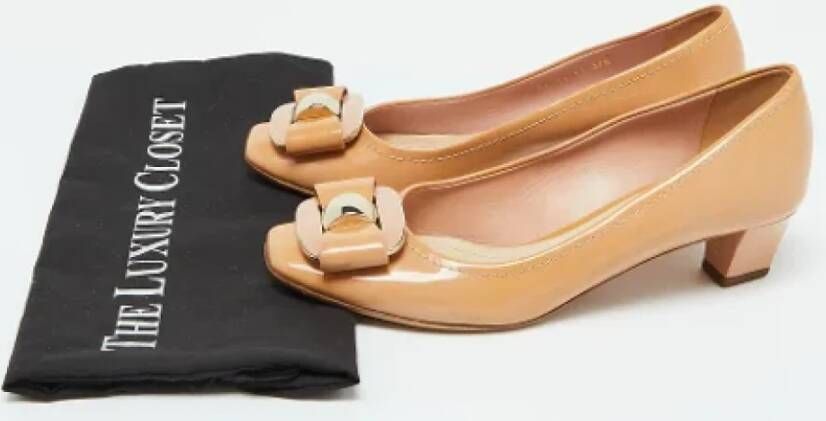 Dior Vintage Pre-owned Leather heels Beige Dames