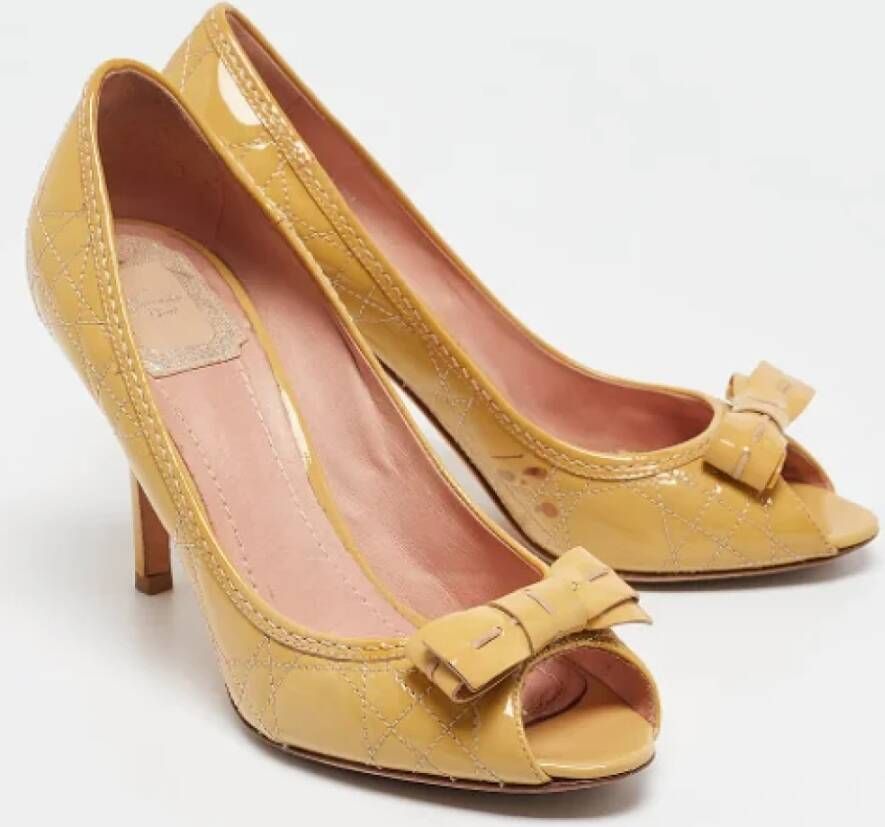 Dior Vintage Pre-owned Leather heels Yellow Dames