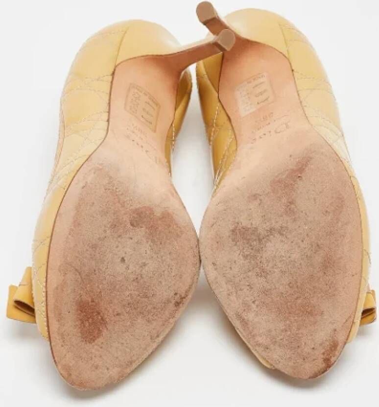 Dior Vintage Pre-owned Leather heels Yellow Dames