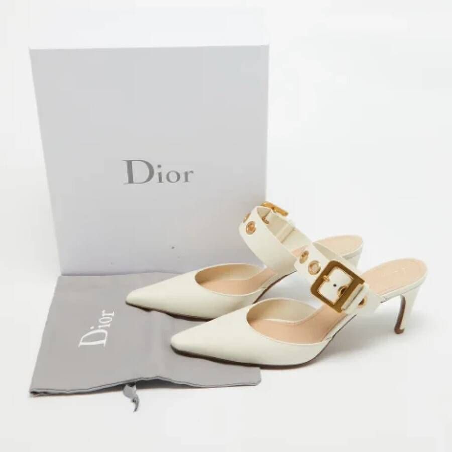 Dior Vintage Pre-owned Leather sandals Beige Dames