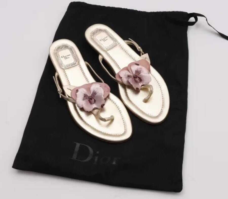 Dior Vintage Pre-owned Leather sandals Yellow Dames