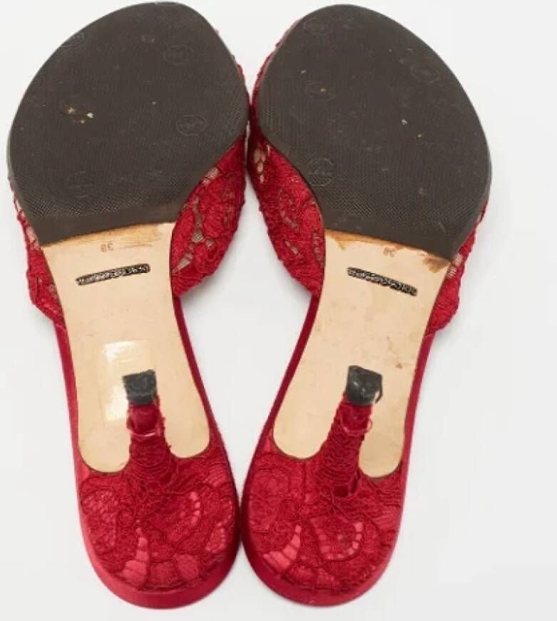 Dolce & Gabbana Pre-owned Lace sandals Red Dames