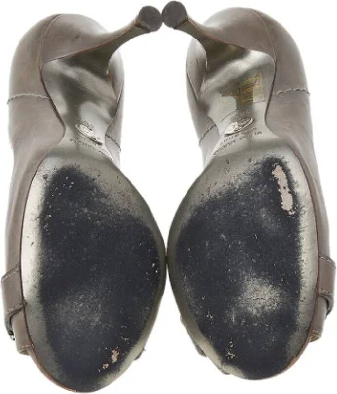 Dolce & Gabbana Pre-owned Leather heels Gray Dames