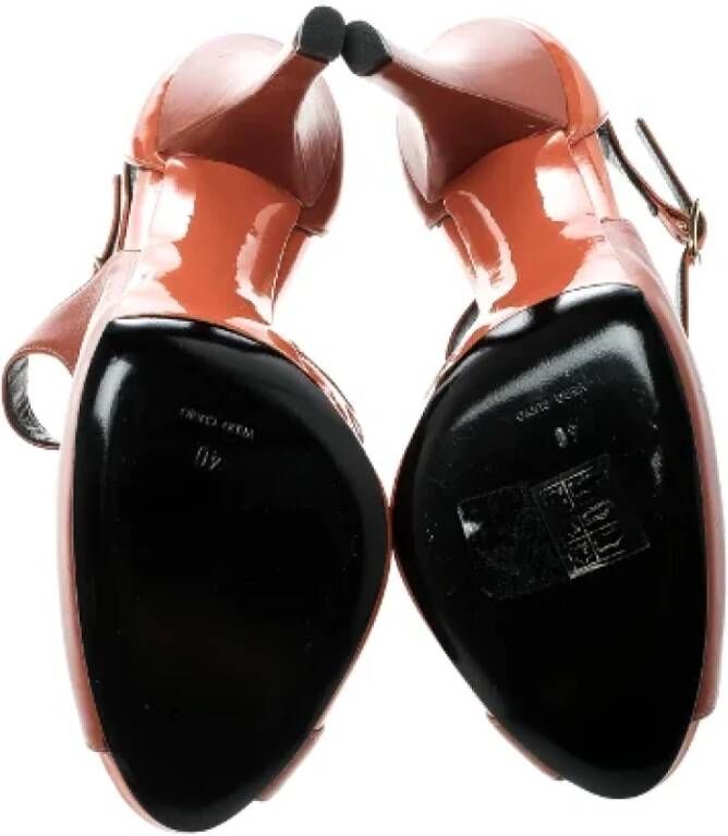 Dolce & Gabbana Pre-owned Leather sandals Orange Dames