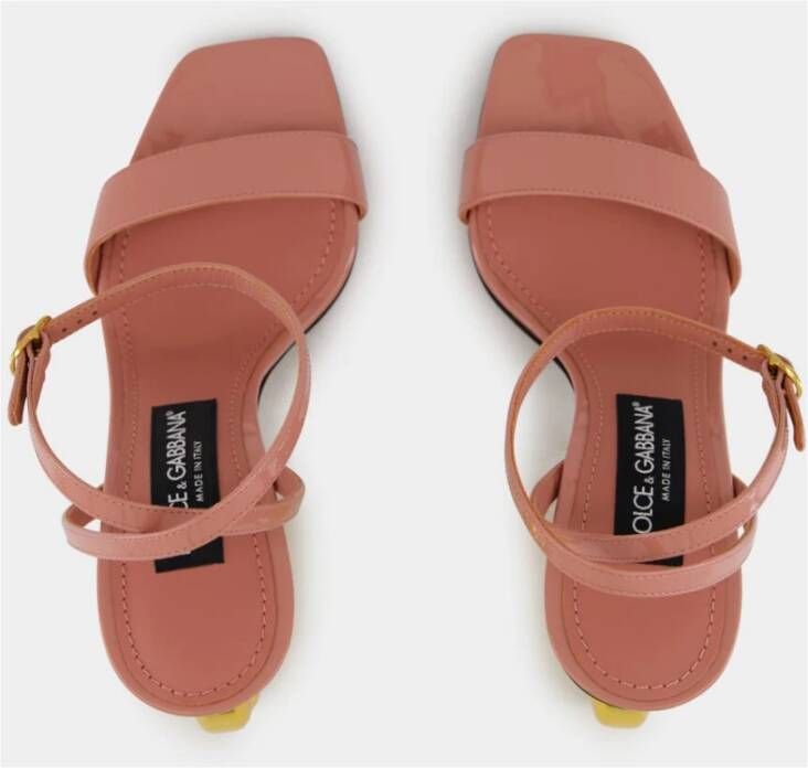 Dolce & Gabbana Roze Patentleren Sandalen met Sculpturale Hak