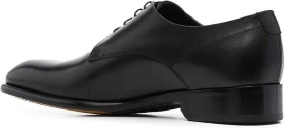 Doucal's Derby schoenen met amandelneus