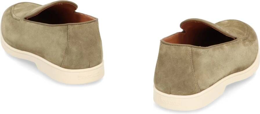 Doucal's Klassieke suède loafers met ronde neus