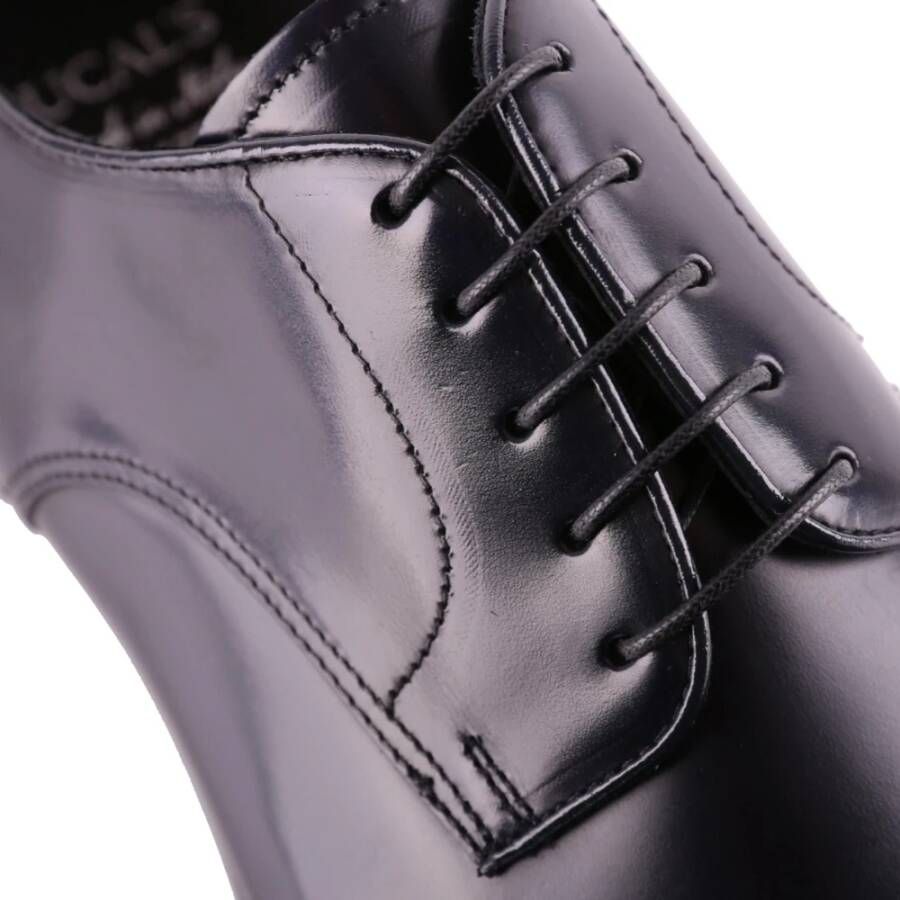 Doucal's Leren veterschoenen