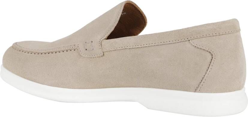 Doucal's Suède zand mocassin met platte rubberen zool