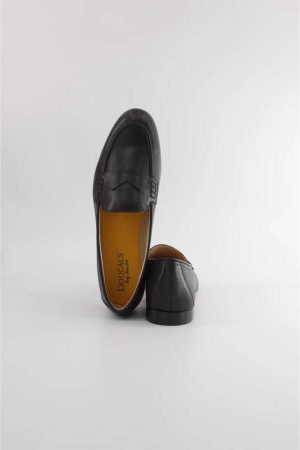 Doucal's Zwarte platte schoenen
