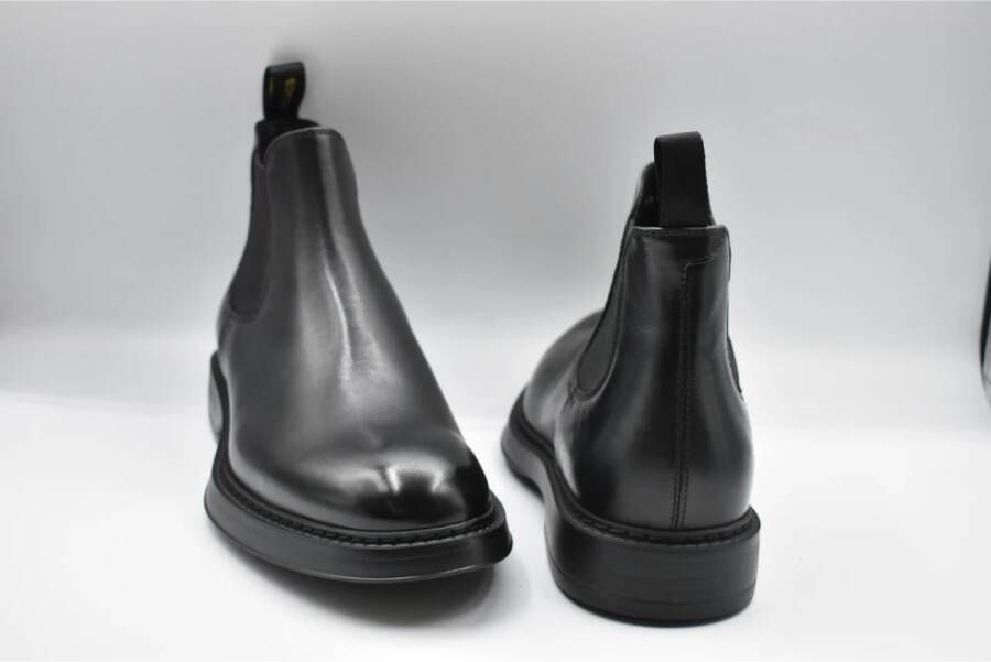 Doucal's Zwarte Veterschoenen voor Mannen