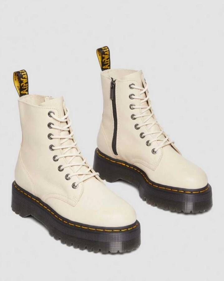 Dr. Martens Lace-up Boots Beige Dames