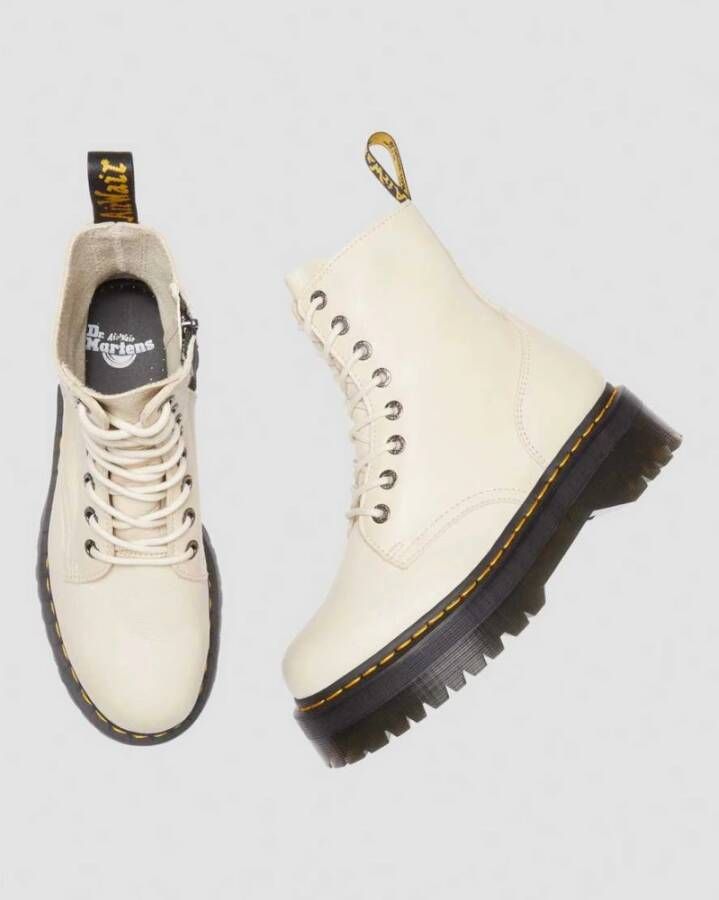 Dr. Martens Lace-up Boots Beige Dames