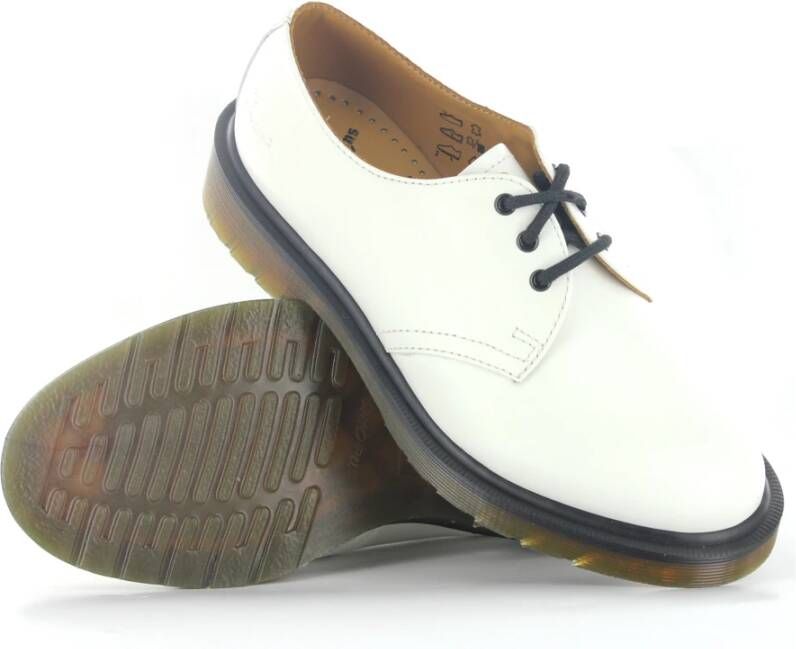 Dr. Martens Laced Shoes White Dames