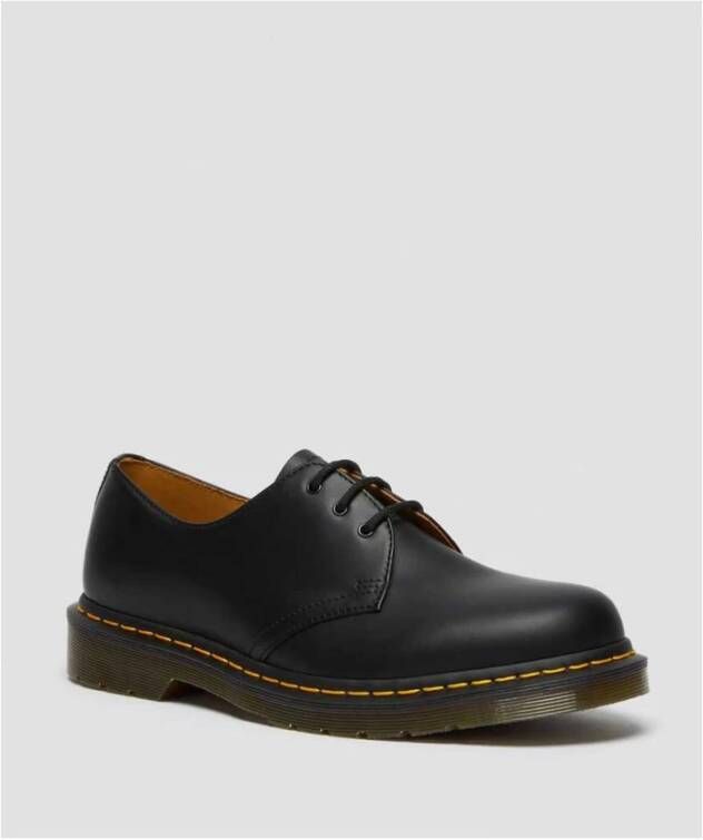 Dr. Martens Zwarte platte schoenen voor vrouwen Black Dames