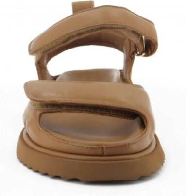 Elena Iachi Platte sandalen met 30 mm hak