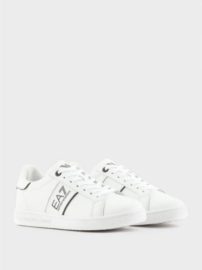 Emporio Armani EA7 Witte Leren Sneakers met Geperforeerd Bovenwerk en Contrastdetails Wit Heren