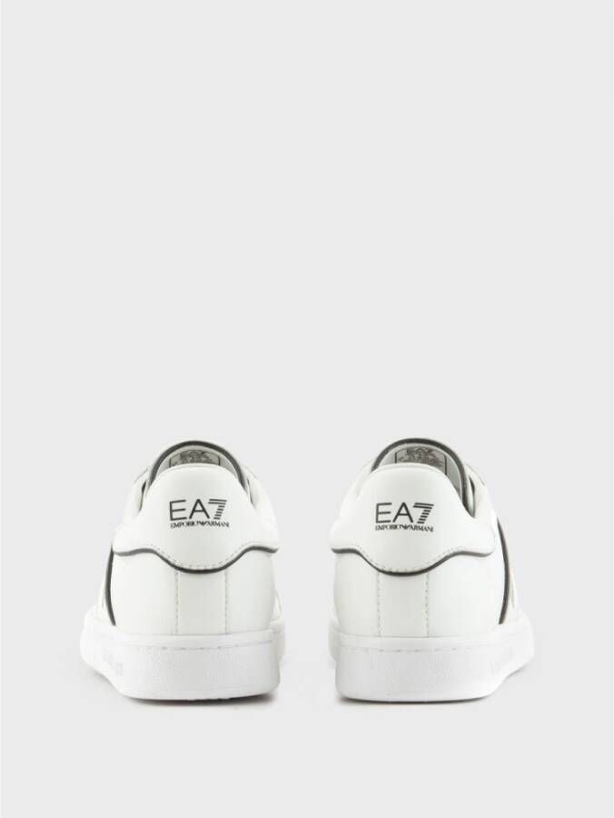 Emporio Armani EA7 Witte Leren Sneakers met Geperforeerd Bovenwerk en Contrastdetails Wit Heren
