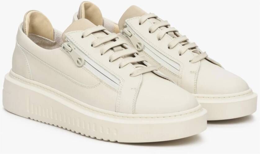 Estro Dames Beige Leren Lage Sneakers met een Decoratieve Rits Er00112644 Beige Dames