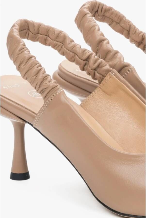 Estro Beige Leren Slingback Pumps voor Vrouwen
